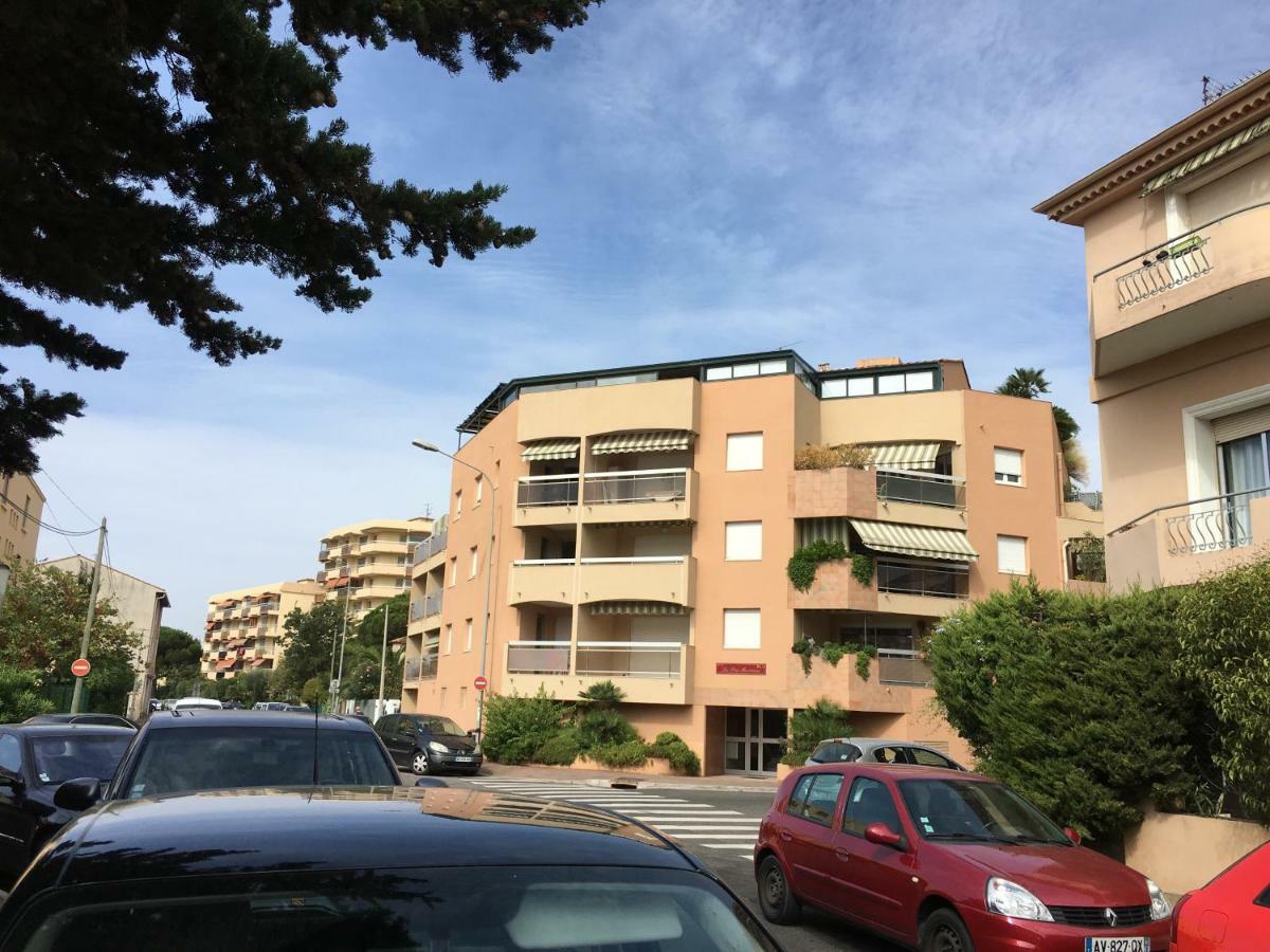 Les Pins Maritimes Fréjus Exterior foto